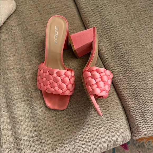 Soda Women's Coral Braided Mules - Picture 1 of 2